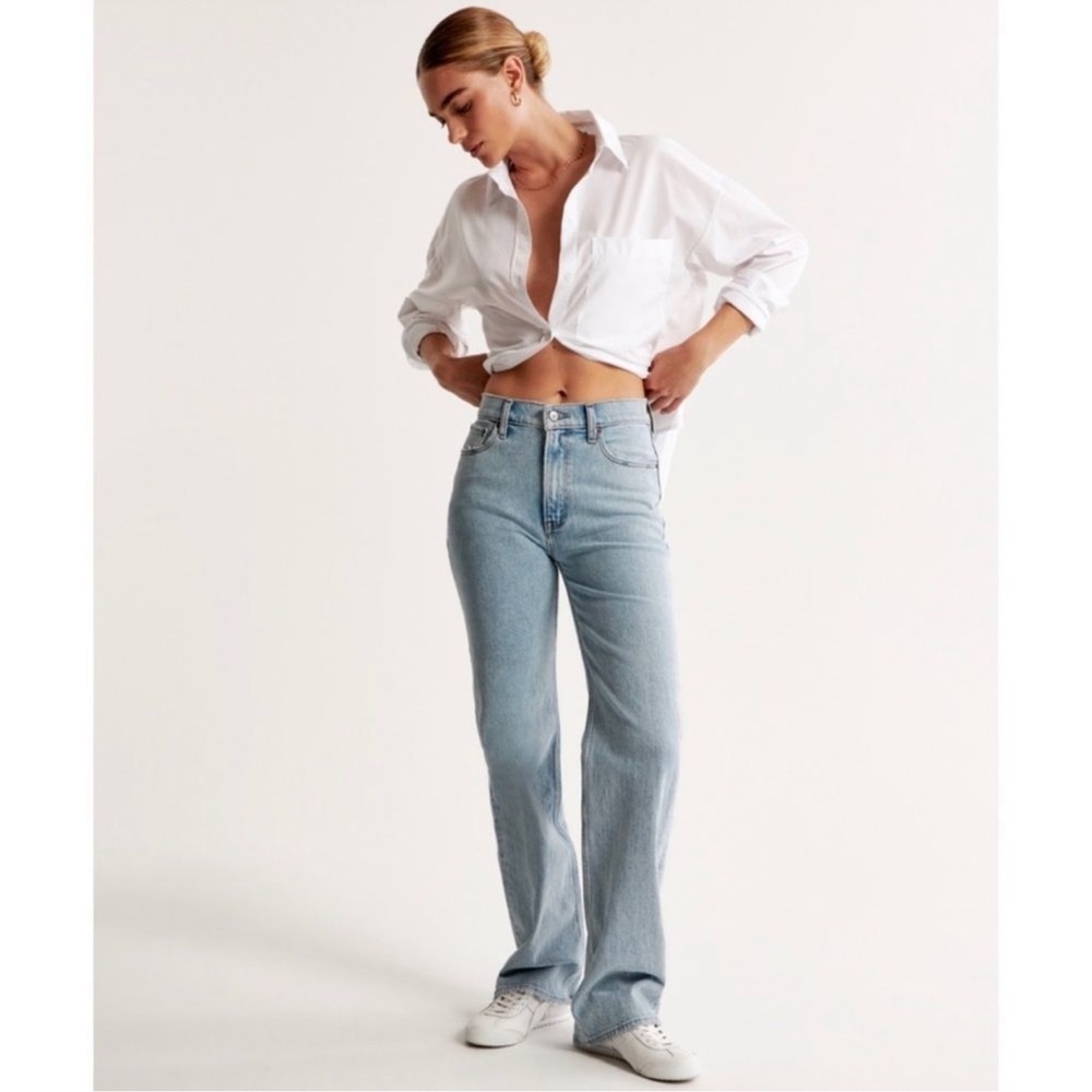 ABERCROMBIE High Rise 90s Relaxed Jean Light